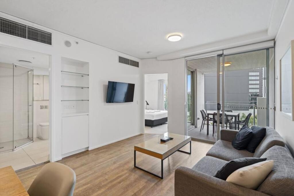 Lovely 2- Bedroom Rental Unit With Free Parking Μπρίσμπεϊν Εξωτερικό φωτογραφία